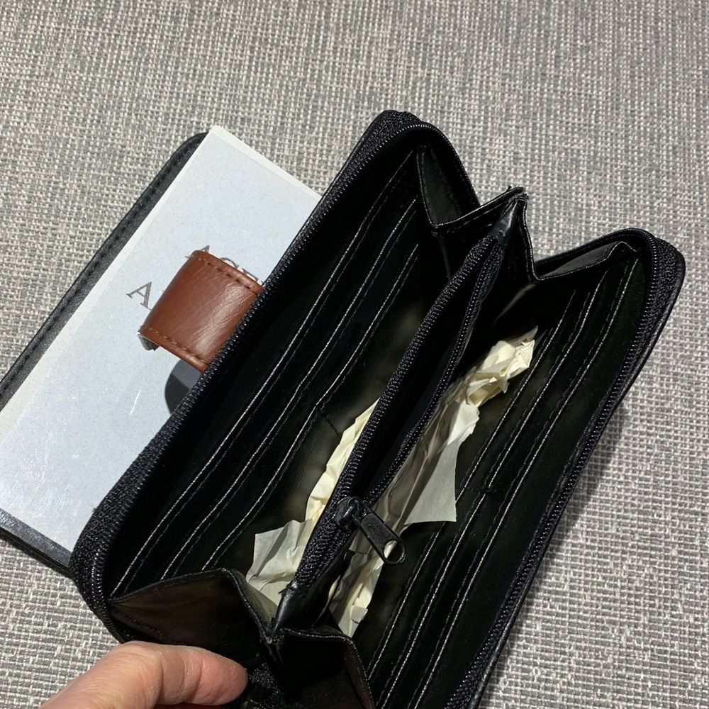 Agenda/Address Wallet View 5